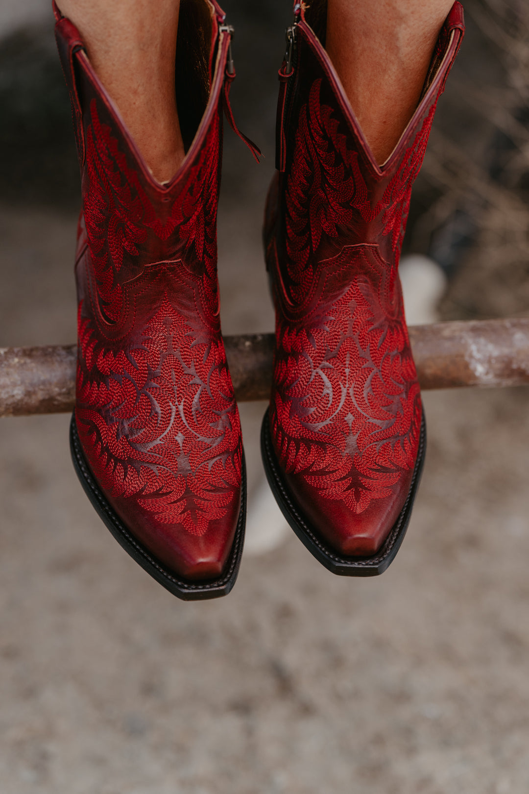 Bottes western à enfiler en cuir Ariat homme taille Roper 34763 rouge Bottes western à enfiler en cuir Ariat homme taille Roper 34763 rouge