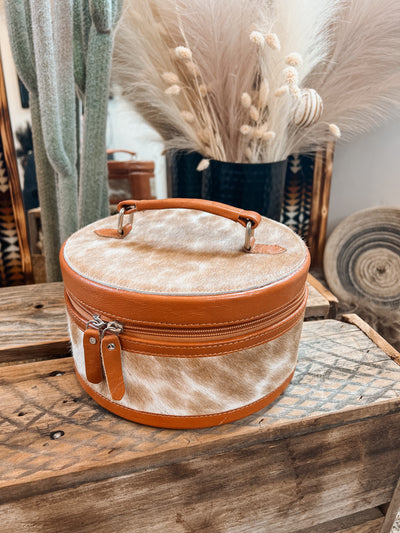 The Round Up Cowhide Travel Case - 3