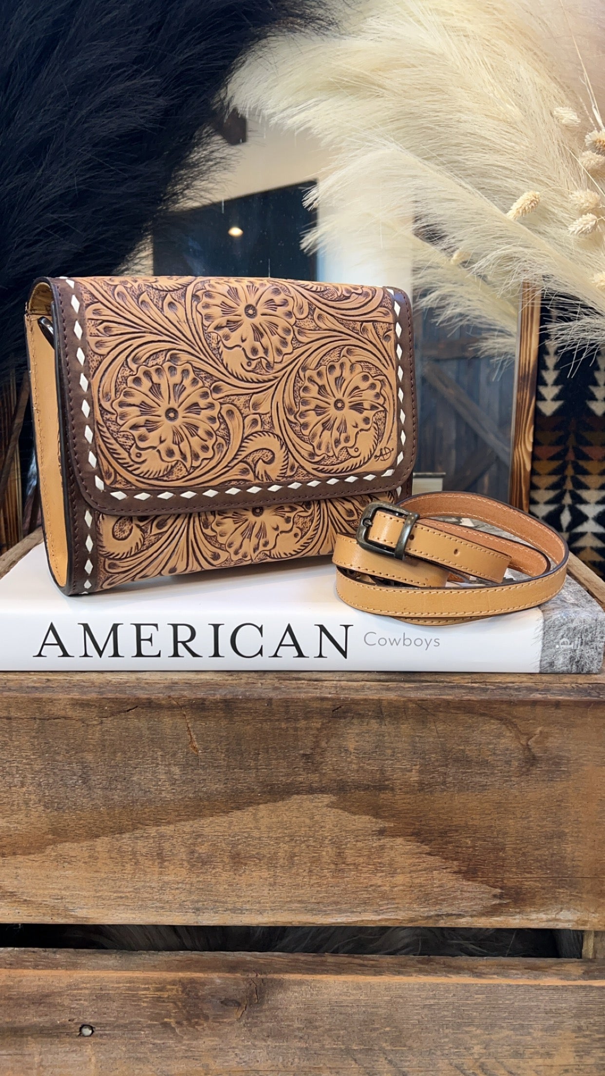 The Angelina Tooled Leather Purse - Natural