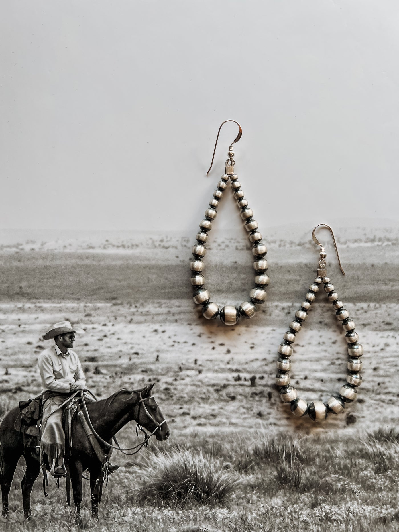 Richmond Teardrop Navajo Pearl Earrings