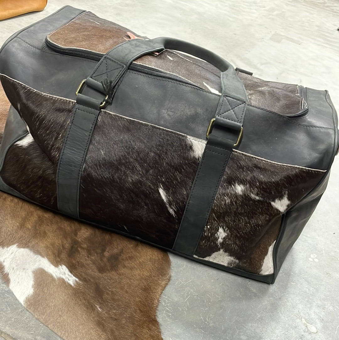 Travelin' Man Cowhide Duffel Bag - Black