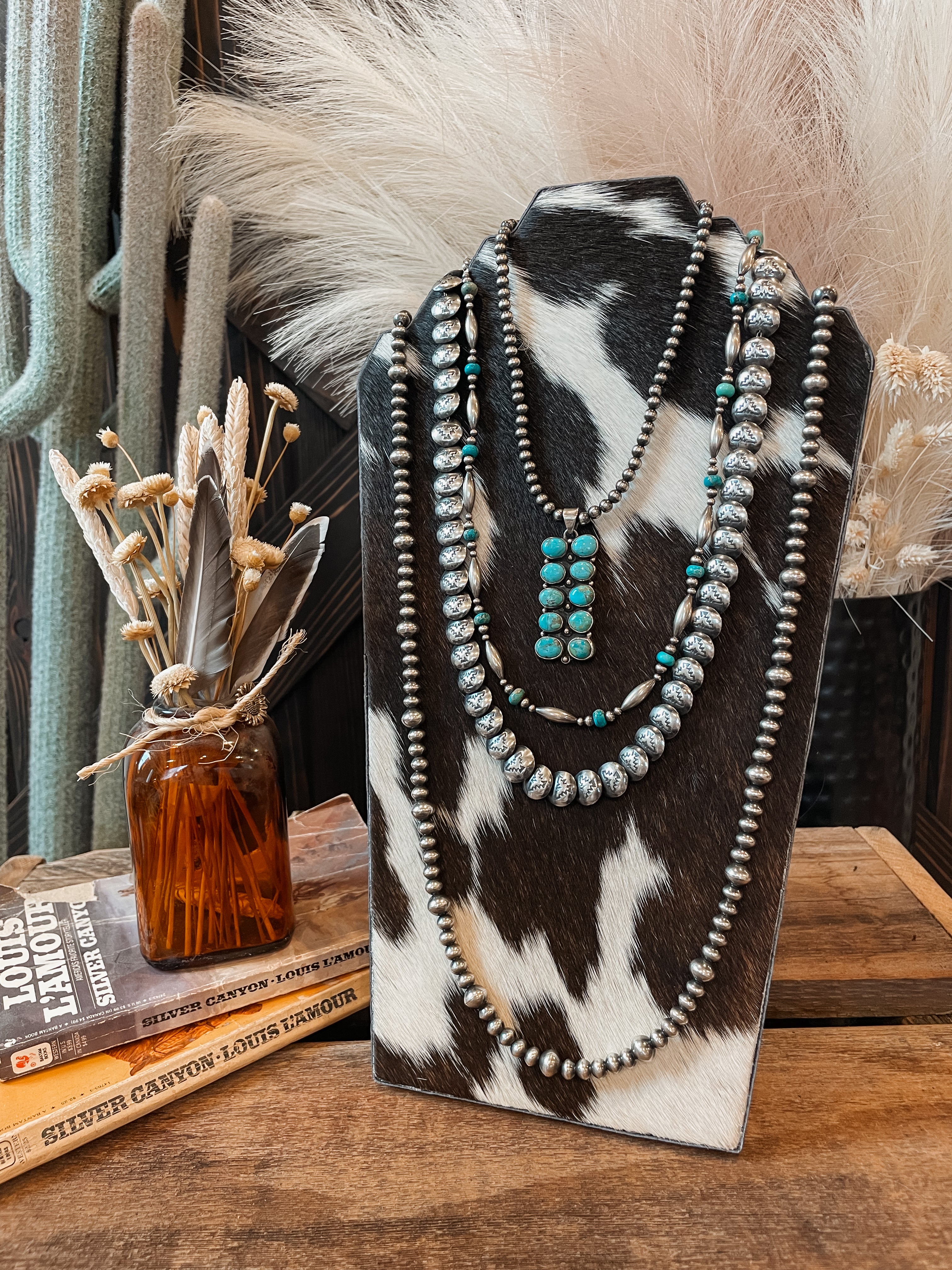 Cowhide Necklace Display - Opt. 8