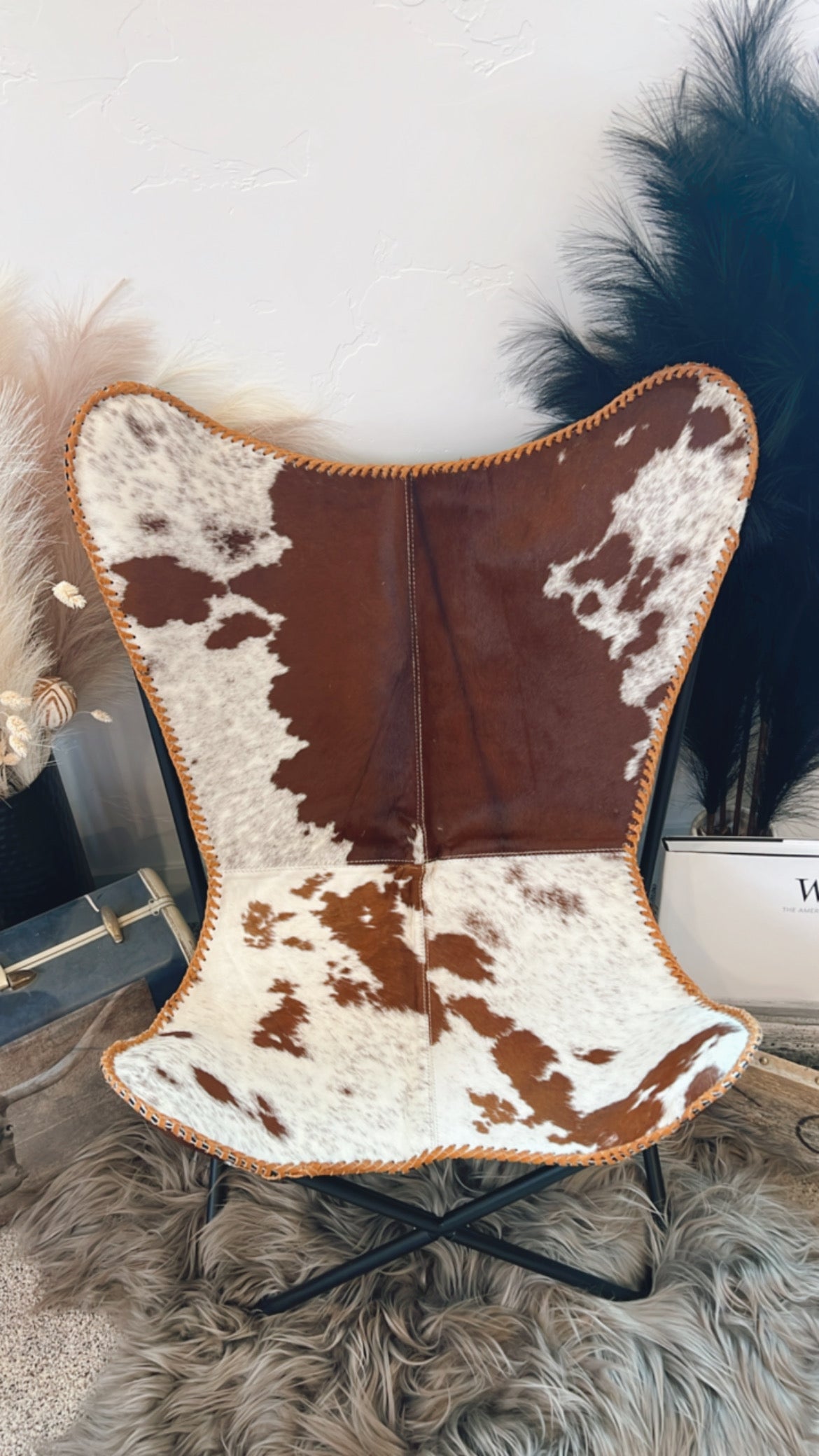 Ranch Home Cowhide Chair - Tan & White Opt. 5