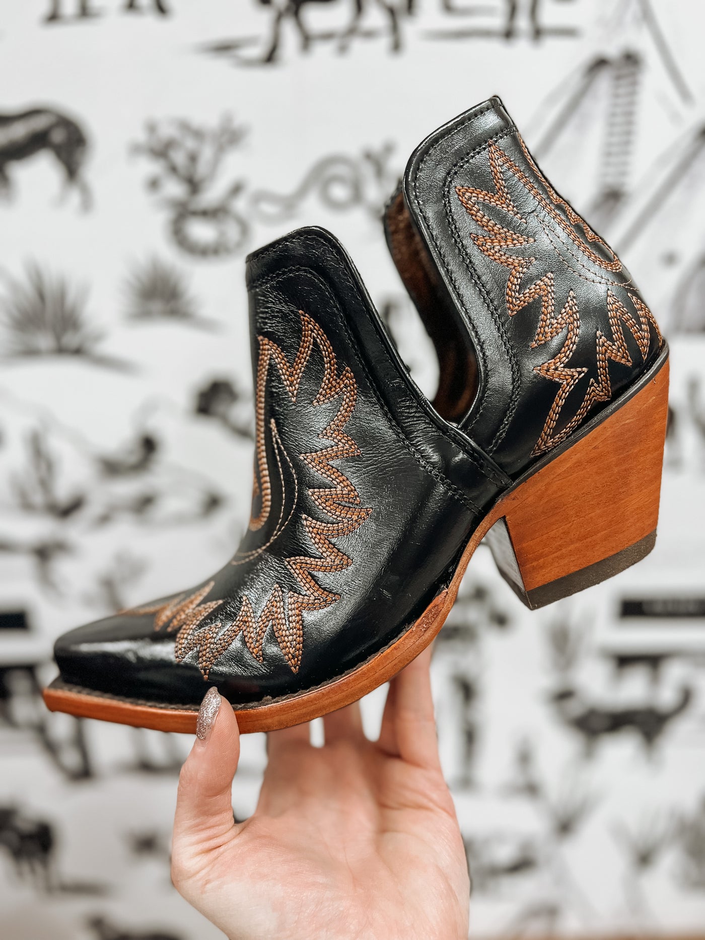 The Dixon by Ariat - Luxe Black