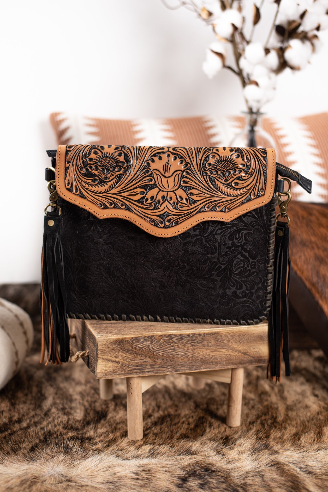 Tooled crossbody purse Clearance